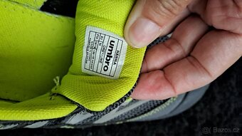 Umbro, vel. 34 - 3