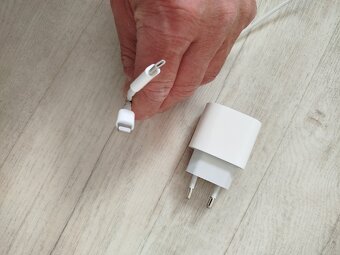 nabíječka na iPhonů - 3