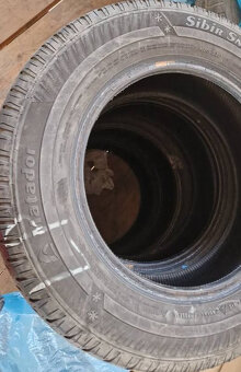 Prodám zimni pneu Matador 215/65/R16C 4ks - 3