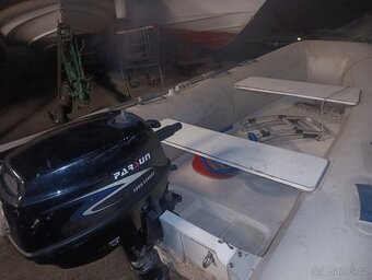 RIB Grand S 300 motorem 5 HP čtyř takt - 3