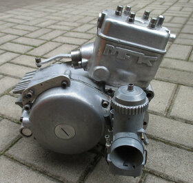 ND na závodní motor čz 511 516 válec hlava víko vodní pumpa - 3