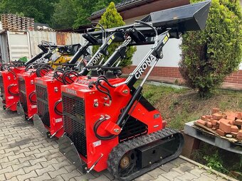Mininakladač, smykáč, smykový nakladač 890 kg - 3