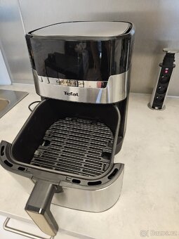 Tefal Easy Fry & Grill
- 3
