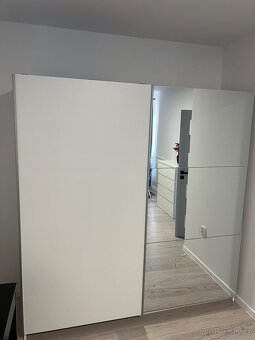 Šatní skříň - 3