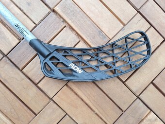 Salming FLOW Ultralite 27 Grey-Black hokejka 96cm - 3