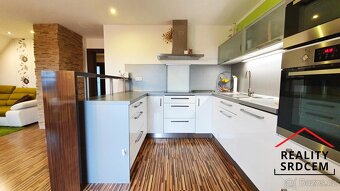 Pronájem podkrovního bytu 3+kk se zahradou, 76 m2, ul. Jaros - 3