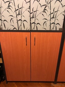 Skříně, vitrína a policová skříň-sestava - 3