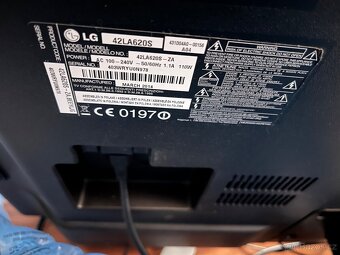 LED TV LG 42LA620S + sada 3D brýlí + DVB-T2 set-top box USB - 3