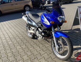 Suzuki XF 650 Freewind , postranní kufry - 3