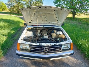 Opel Monza A1 R6 - 3