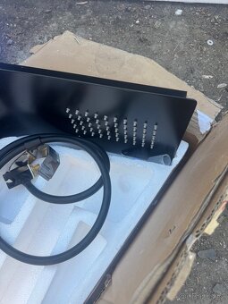 Prodáno Sleva 20% Termostatický sprchový panel — nový, - 3
