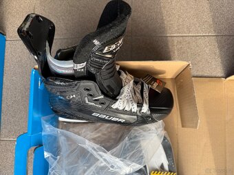 Brusle BAUER Supreme MACH, vel. 7; 7,5 a 9,5 - 3