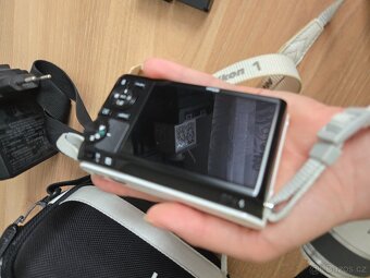 Nikon 1 J1 - 3