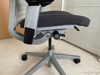 Kancelářská židle Steelcase Think PC 17 300,- - 3