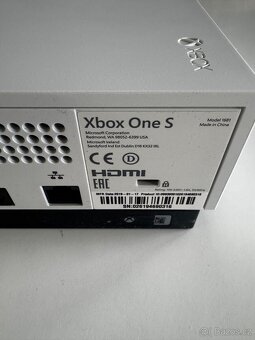 Xbox One S - 3