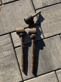 Skoda 110r/110ls/100 - svisle čepy - 3