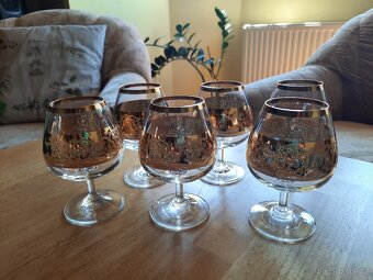 SILNĚ ZLACENÉ SKLENKY NA VÍNO - 5 SAD - 3