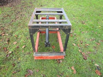 Díly na stavbu dom. traktoru. - 3