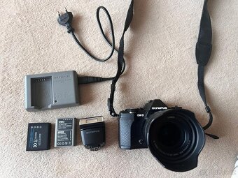 Olympus OM-D E-M5 Mark II – tělo + Panasonic 12–60 m - 3