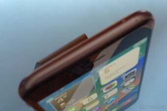 Apple iPhone SE 2020 128GB Baterie 82% - 3