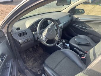 OPEL ASTRA H na náhradní díly ND - 3