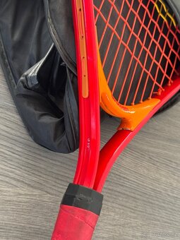 Prodám dětskou tenisovou raketu Wilson včetně krytu - 3