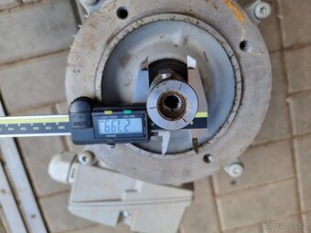Přírubový elektromotor 2,2kW 1425 otáček - 3