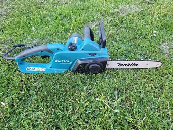 Elektrická řetězová pila Makita UC3041A - 3