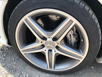 Mercedes Benz E63 AMG 6.3 - 3