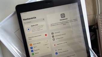 Apple iPad 2020 wifi 10.2 sivý 32GB - top stav - 3