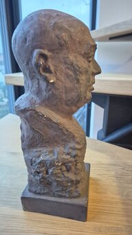 Busta jan masaryk - 3