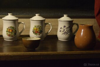 Porcelánové hrnky s víčky + kalabasy na maté (sada) - 3