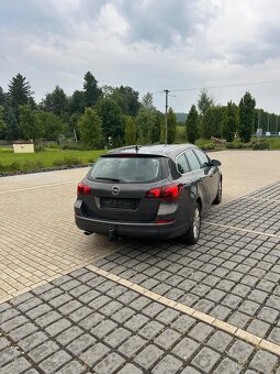 Opel Astra J 2.0 CDTI 121 kW dovoz DE na přihlášení - 3