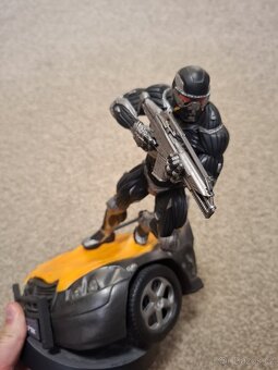 Sběratelská figurka z Crysis 2 nano edition - 3