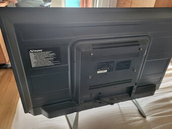 Starší LCD televize Strong - funkční - 3