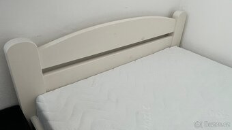 Postel s roštem i matrací - 3
