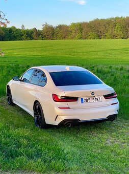 Bmw 320i xDrive,M paket,perleť,h&k,webasto… - 3