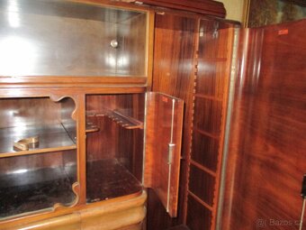 Za odvoz dám krásnou světlou skříň - 3