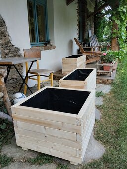 Dřevěné květináče - 3