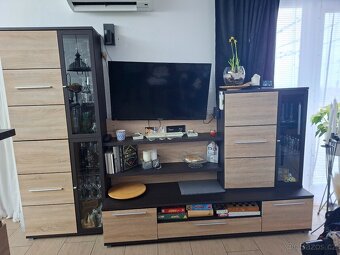 Moderní obývací stěna – dub sonoma / tmavě hnědá - 3