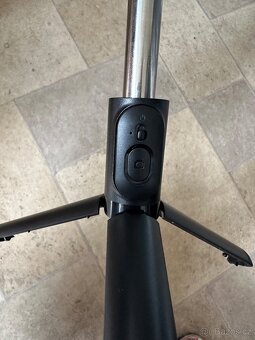 Selfie tyč selfishow tripod - 3