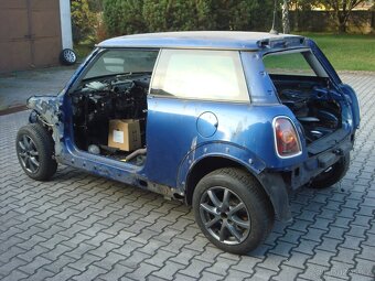 Mini Cooper 1.4i R56 skelet na díly - 3