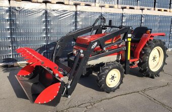YANMAR FF254D s čelním nakladačem - 3