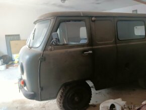 UAZ sanitka vojenská - 3