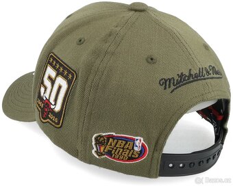 Kšiltovka Mitchell & Ness Bulls - 3