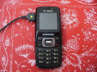tel SAMSUNG včetně nabíječky - 3