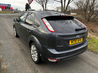 Ford Focus 1.6i 74kW, RV 2010, Alu, Klima, AUTOMAT, Anglie - 3