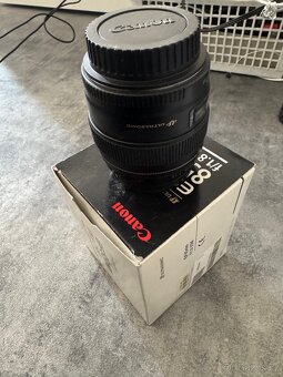 Canon EF 85mm 1.8 - 3