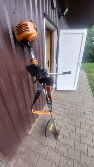 Křovinořez Partner - 3