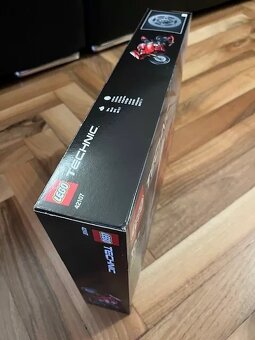 Nové Lego Technic 42107 Ducati Panigale V4 R - 3